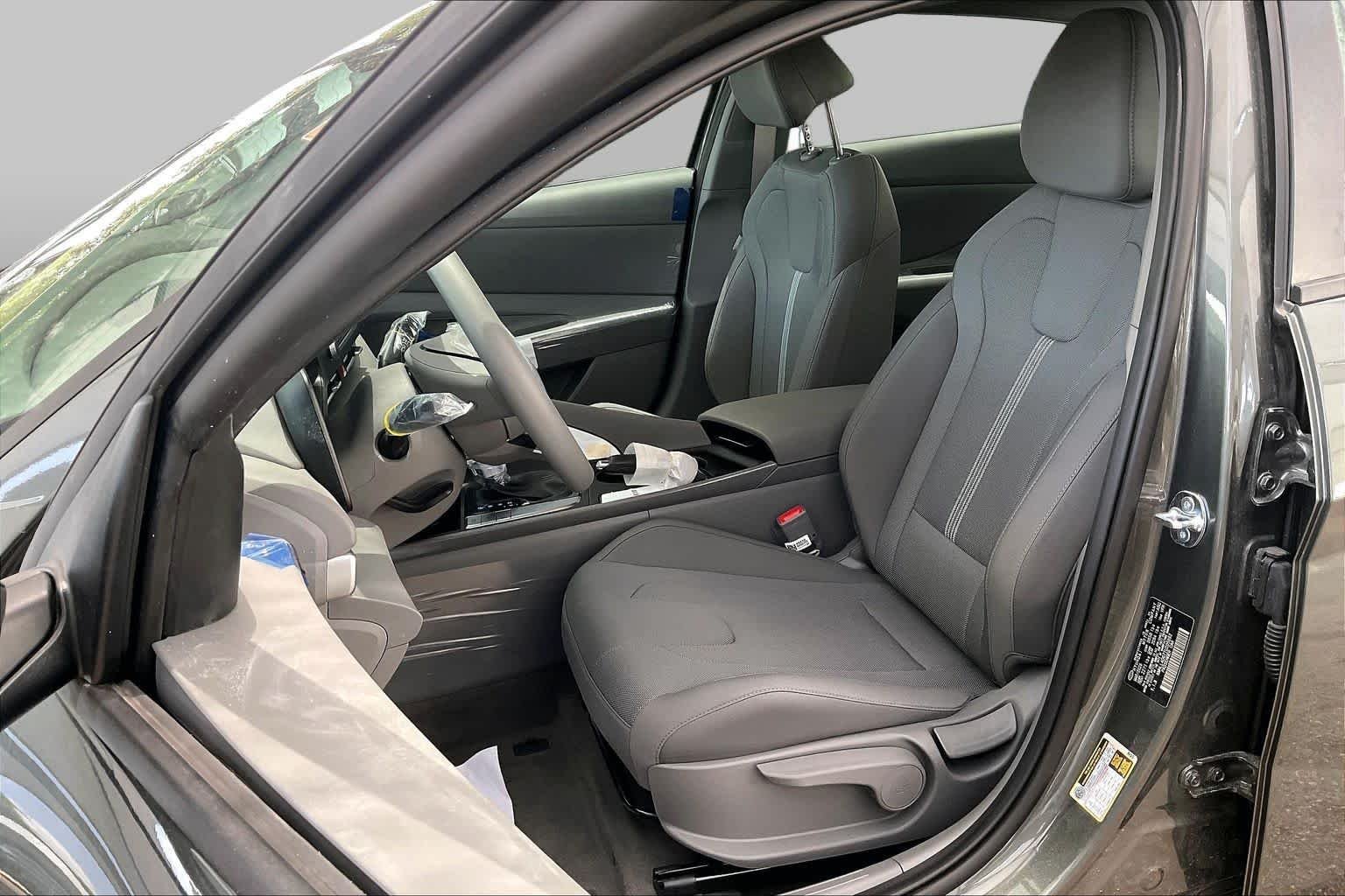 Used 2026 Amazon Gray Hyundai SE image 8