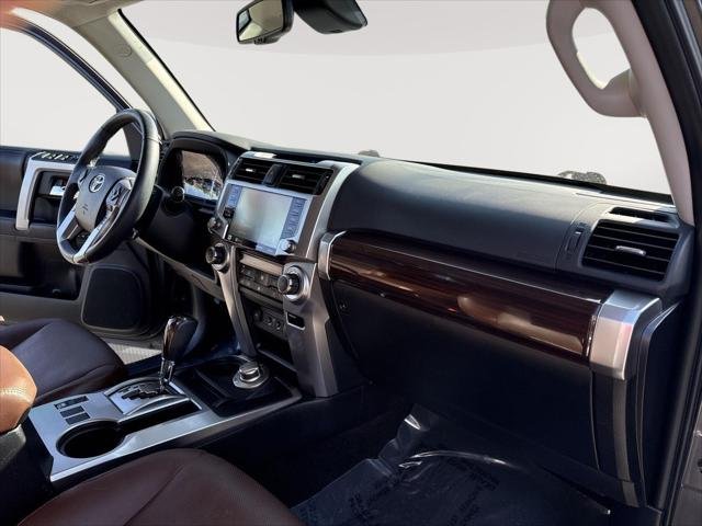 Certified Used 2021 MAGNETIC GRAY MET. Toyota  image 32