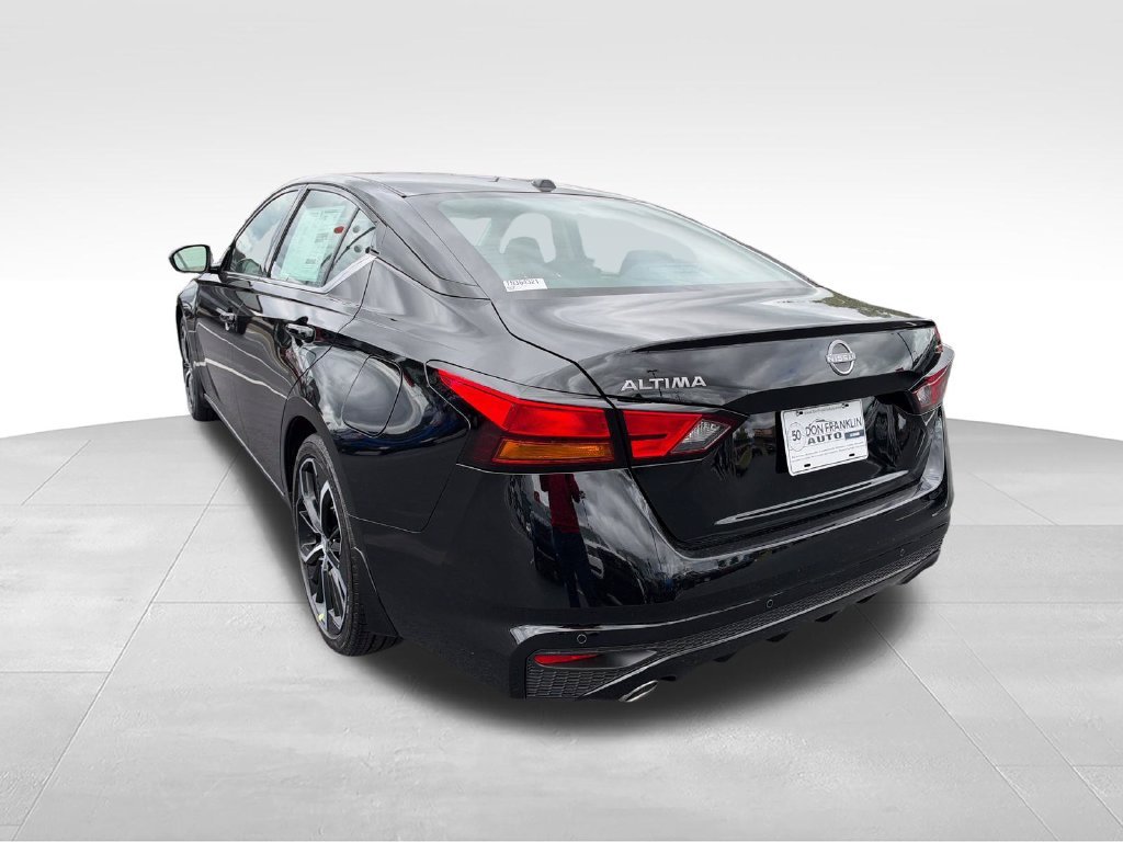 New 2026 Black Nissan 2.5 SR image 3
