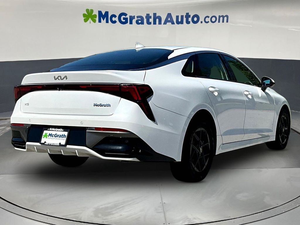Used 2025 White Kia LXS image 7