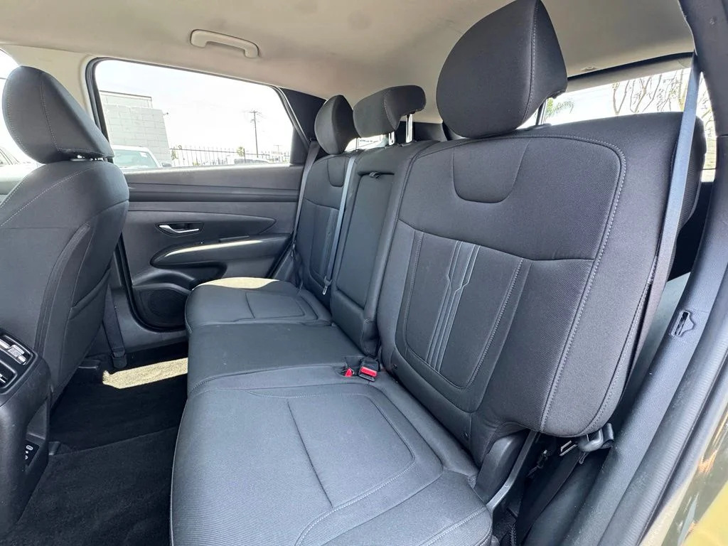 Used 2025 Green Hyundai SEL image 31