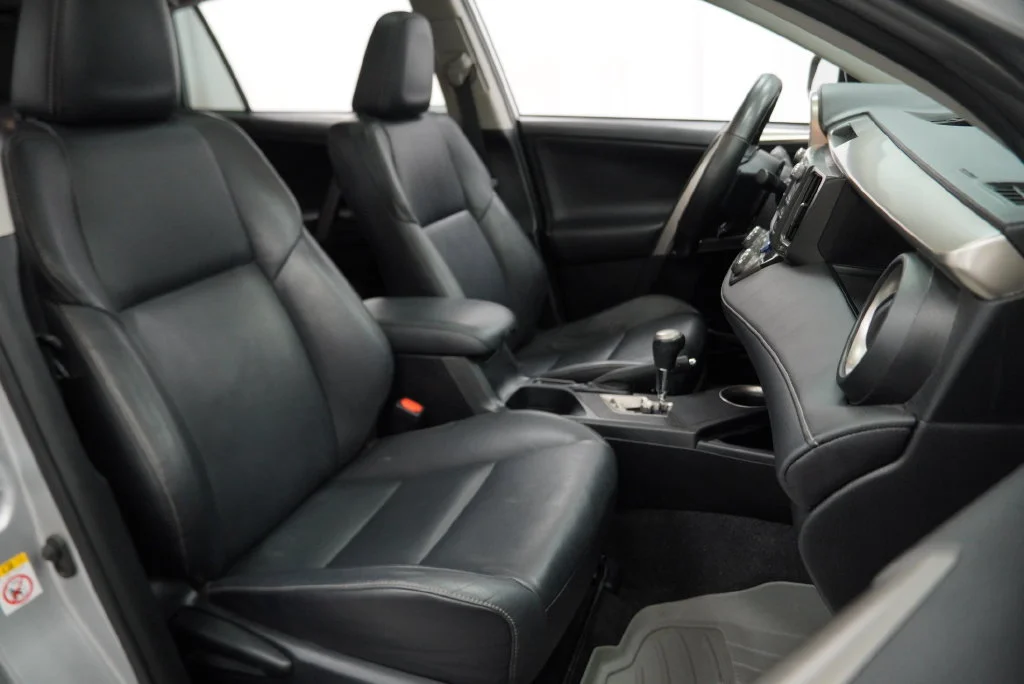 Used 2013 Silver Toyota Limited image 39