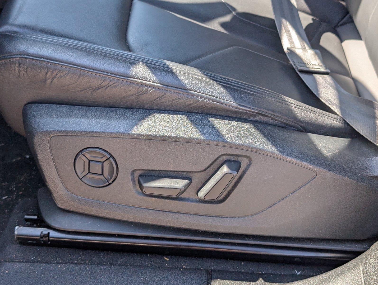 Used 2025  Audi S line Premium image 17
