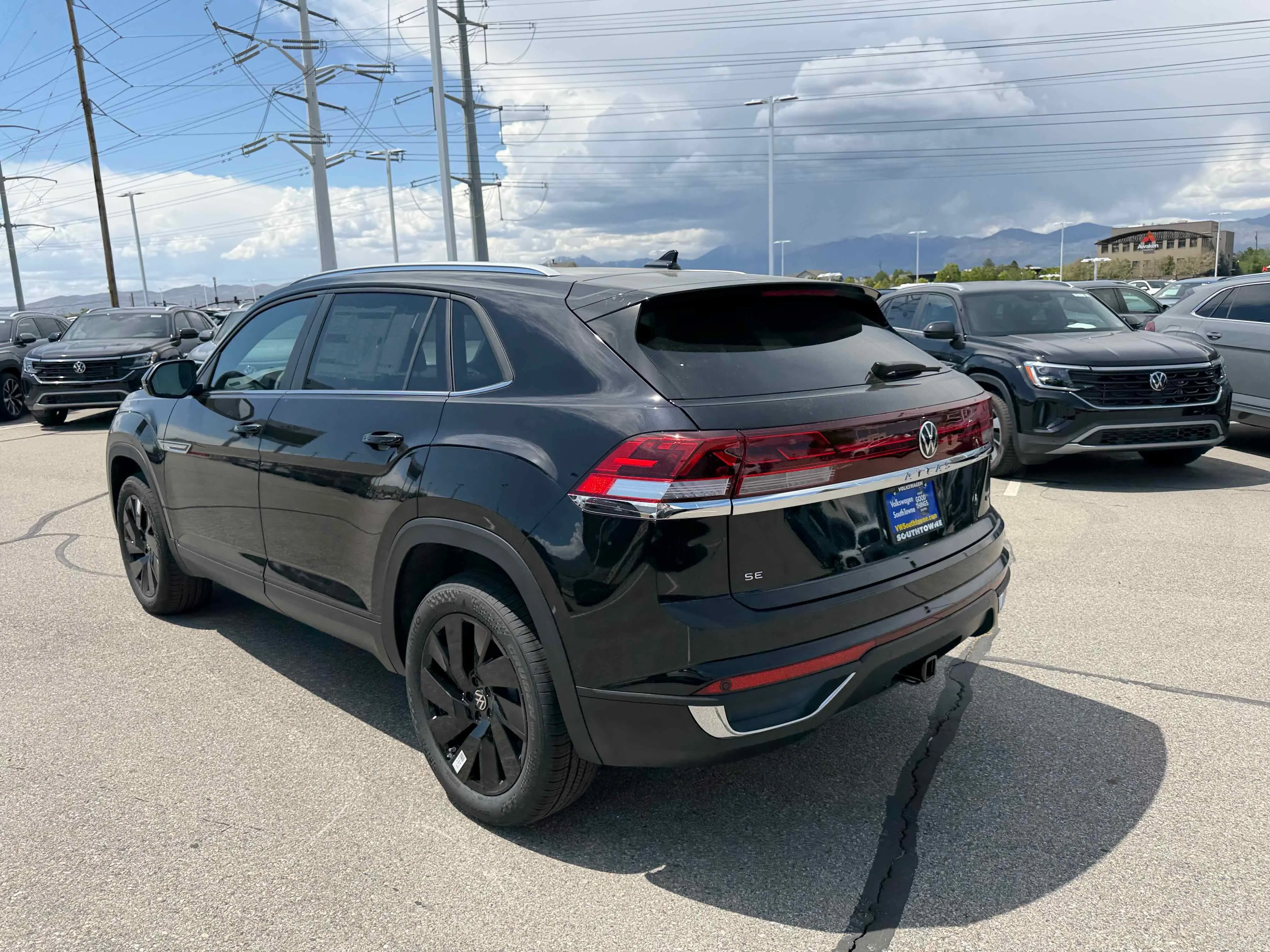 New 2026 Deep Black Volkswagen 2.0T SE w/Technology image 5