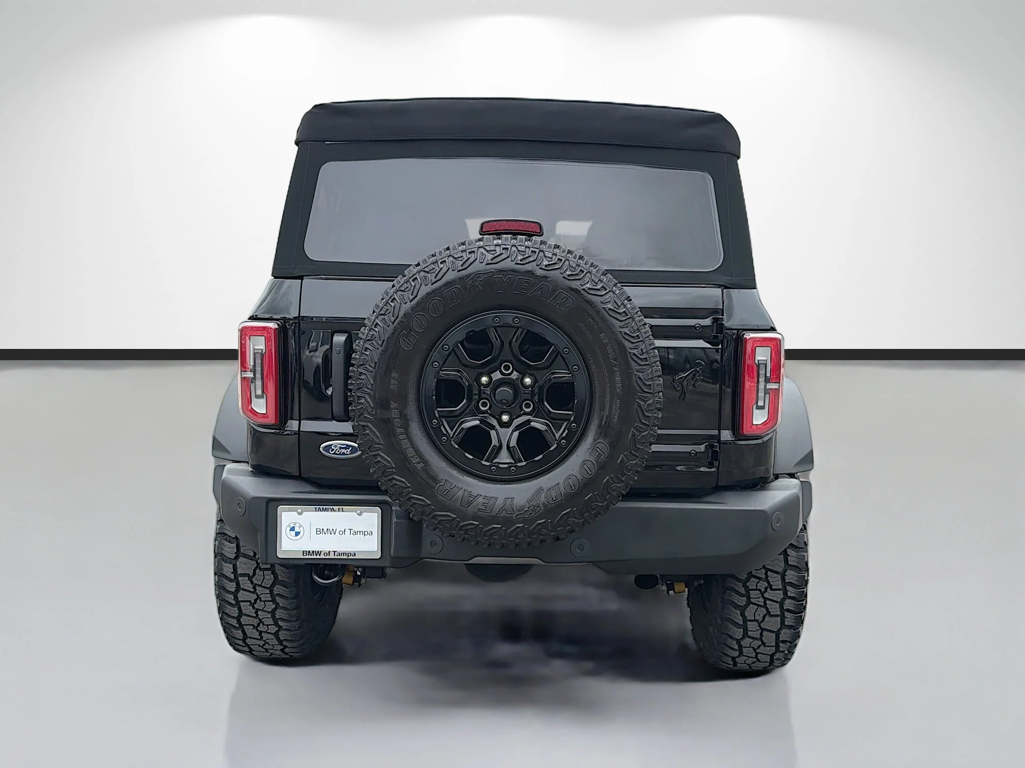 Used 2022 Shadow Black Ford Wildtrak image 4