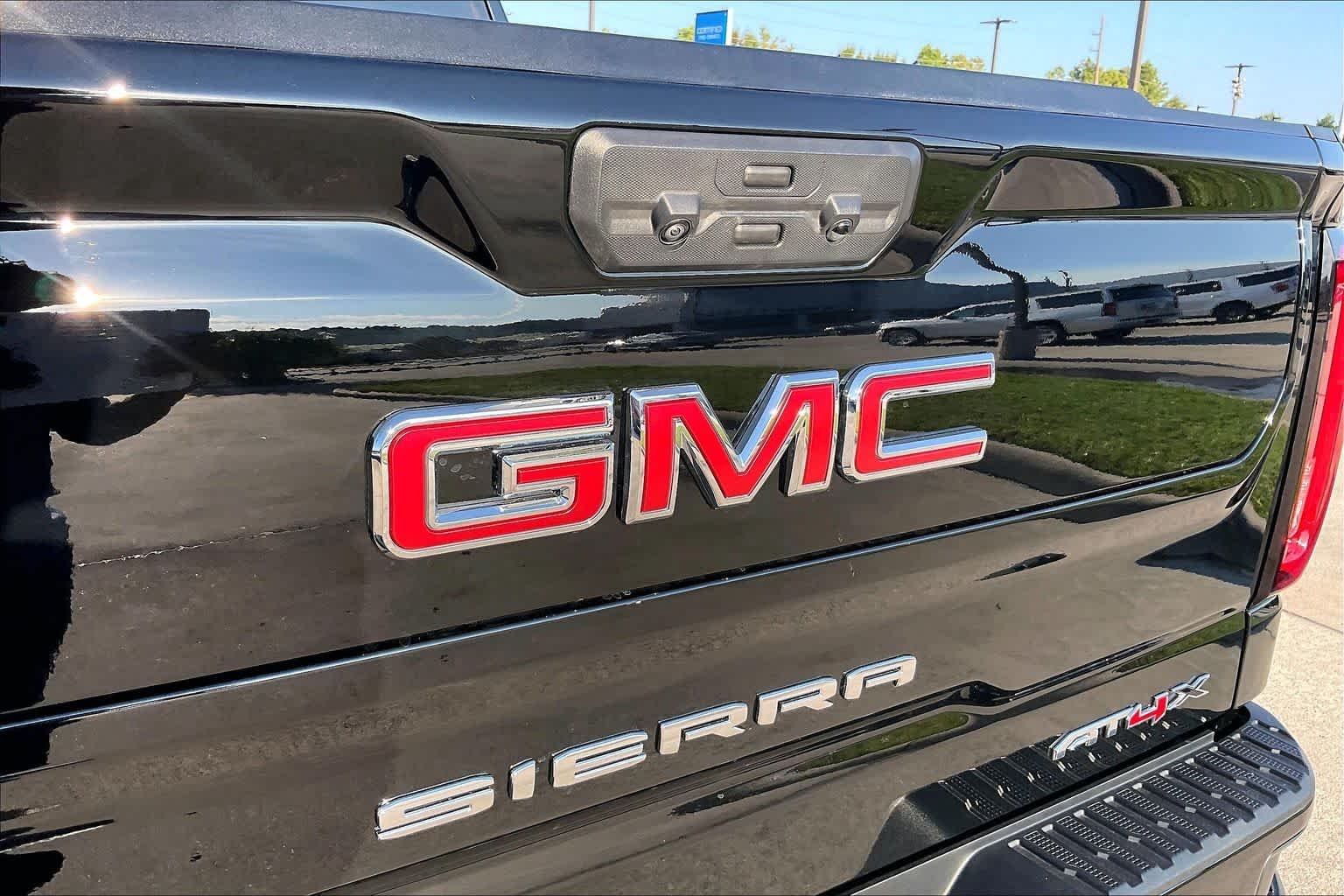Used 2026 Onyx Black GMC AT4X image 31