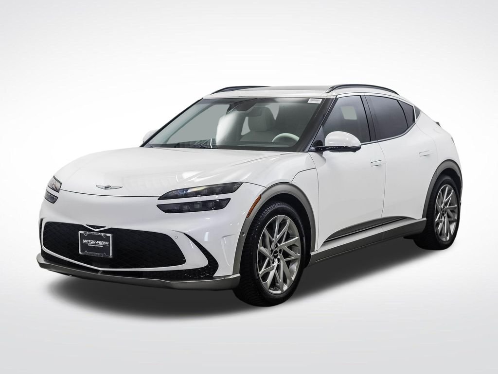 Used 2023 White Genesis Advanced image 1