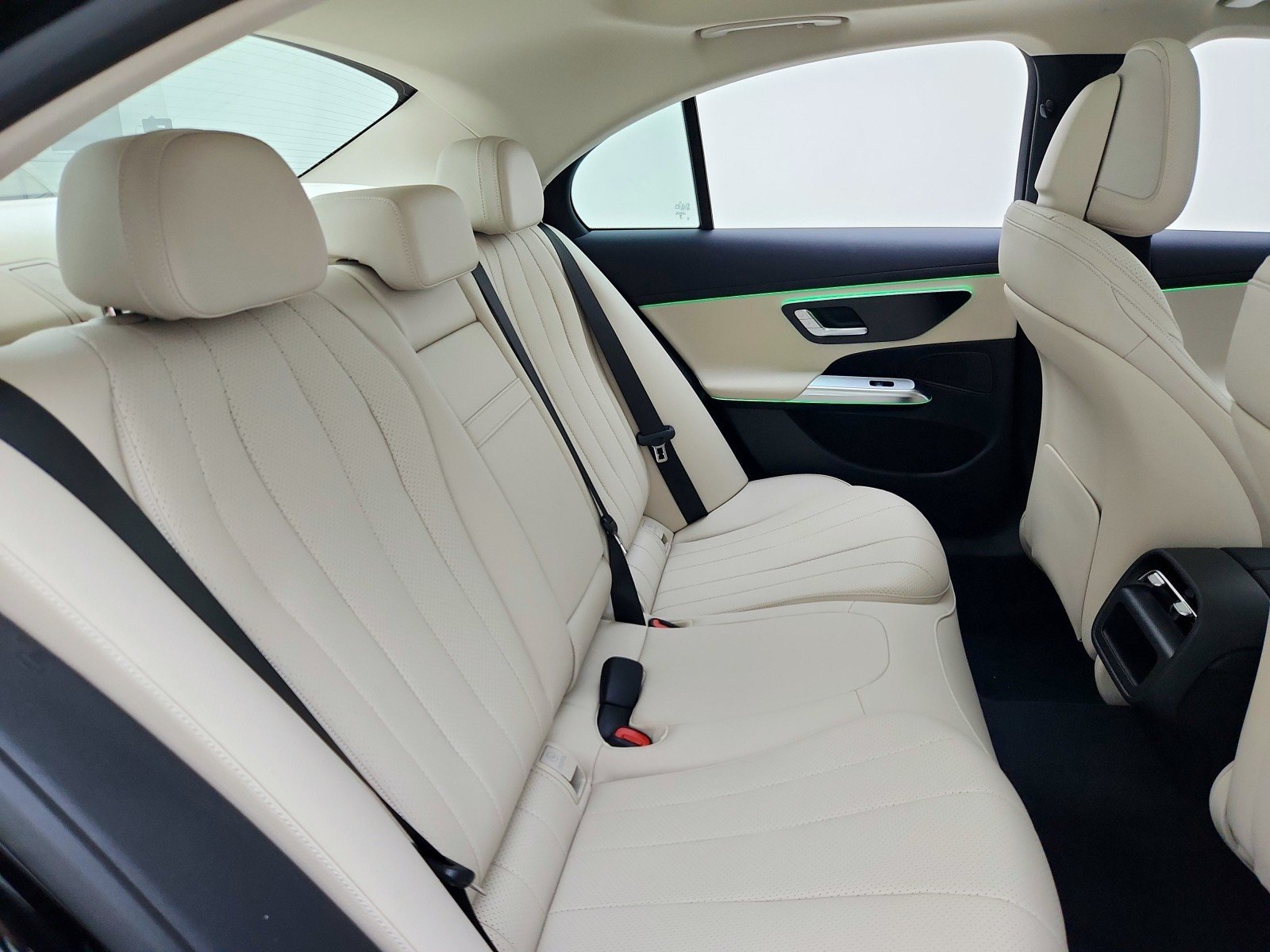 2026 Mercedes-Benz E-Class E350 - Photo 21