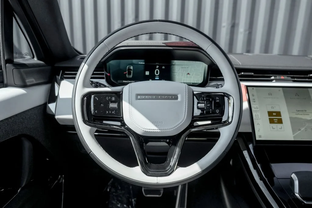 New 2027 Varesine Blue Land Rover Dynamic SE image 19