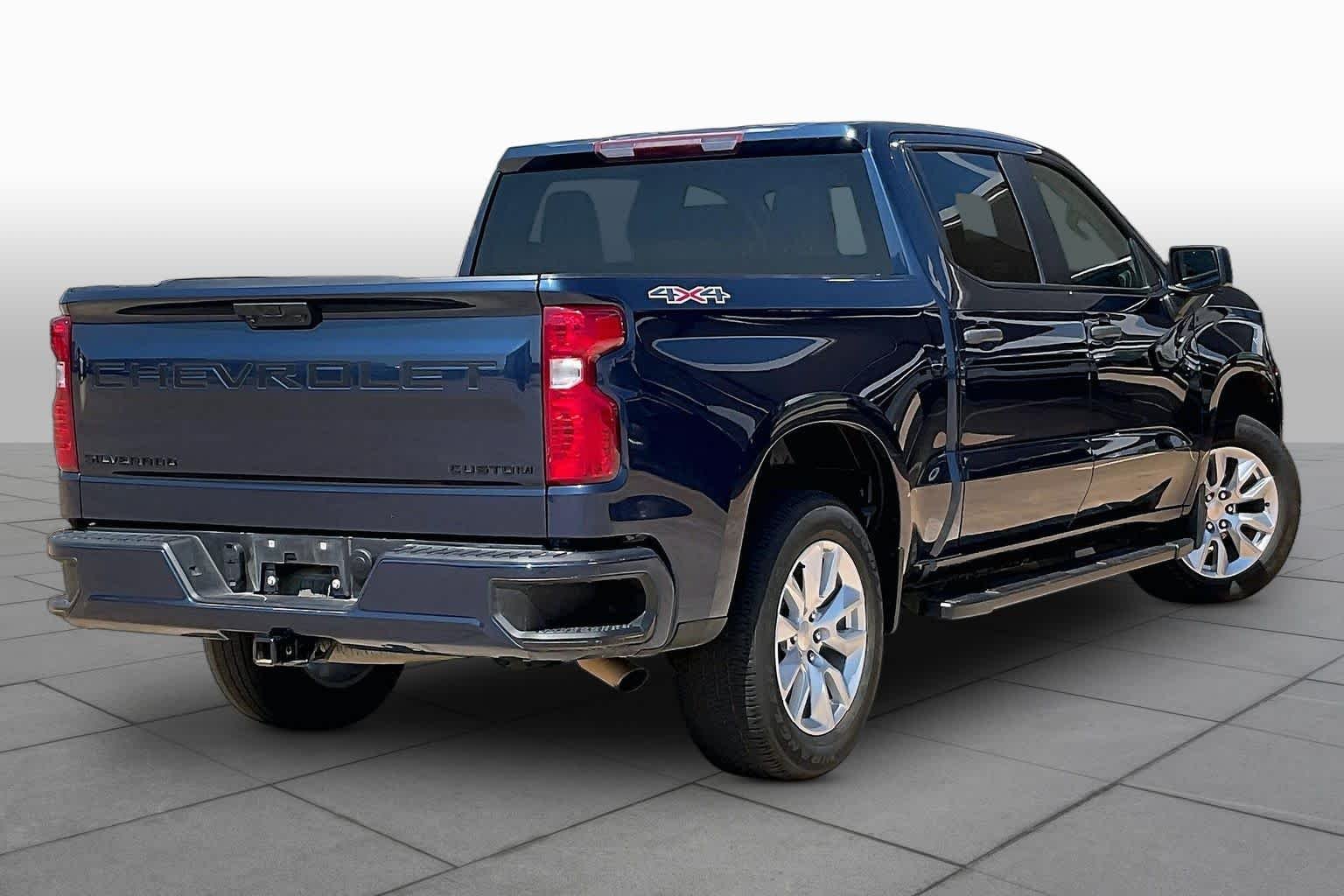 Used 2022 Northsky Blue Metallic Chevrolet Custom image 12