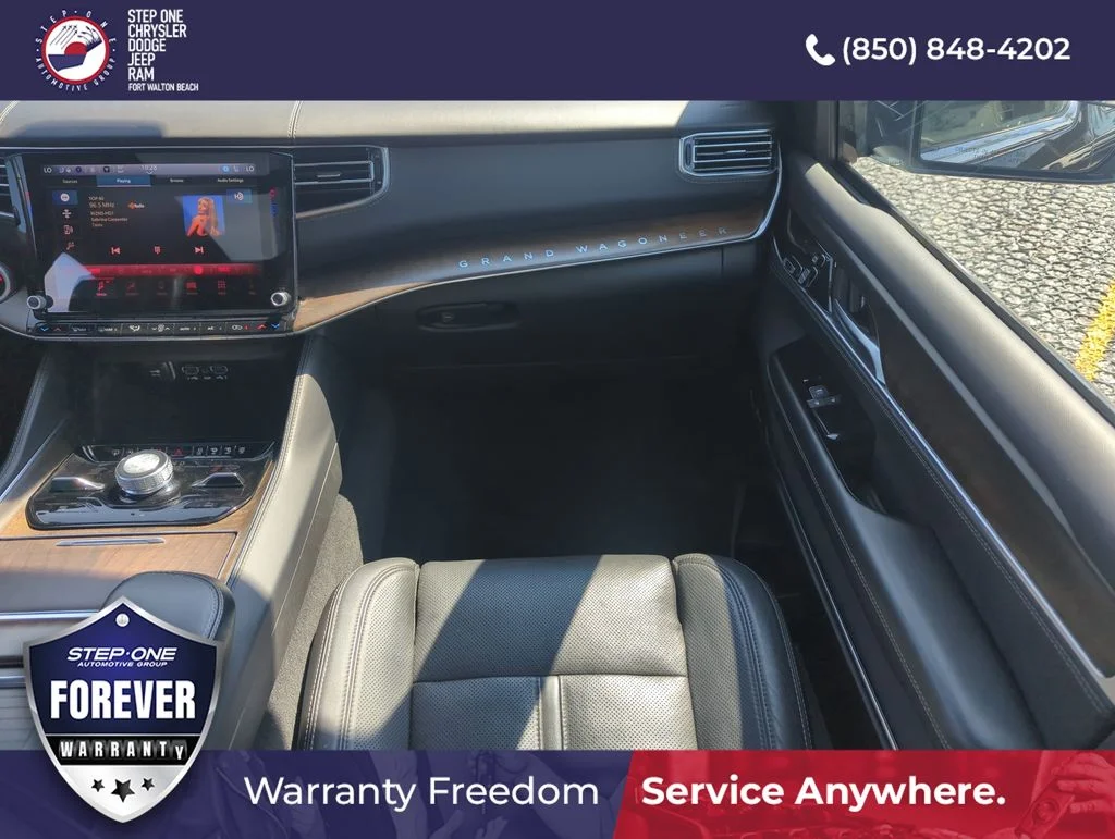 Used 2024 Black Jeep Base image 15
