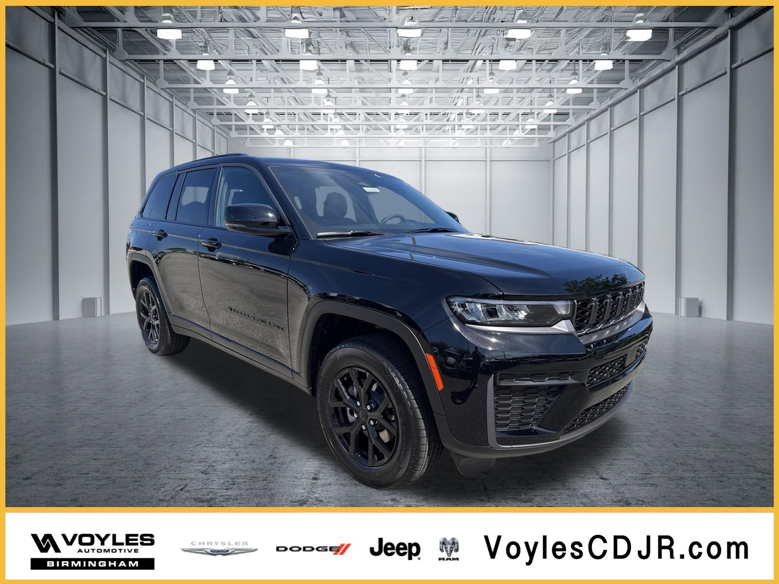 New 2026 Diamond Black Crystal Pearl-Coat Exterior Paint Jeep Altitude image 1
