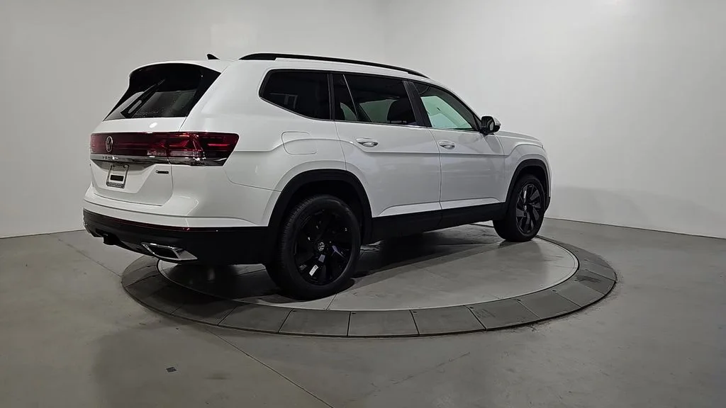 New 2026 White/off-white Volkswagen 2.0T SE w/Technology image 5