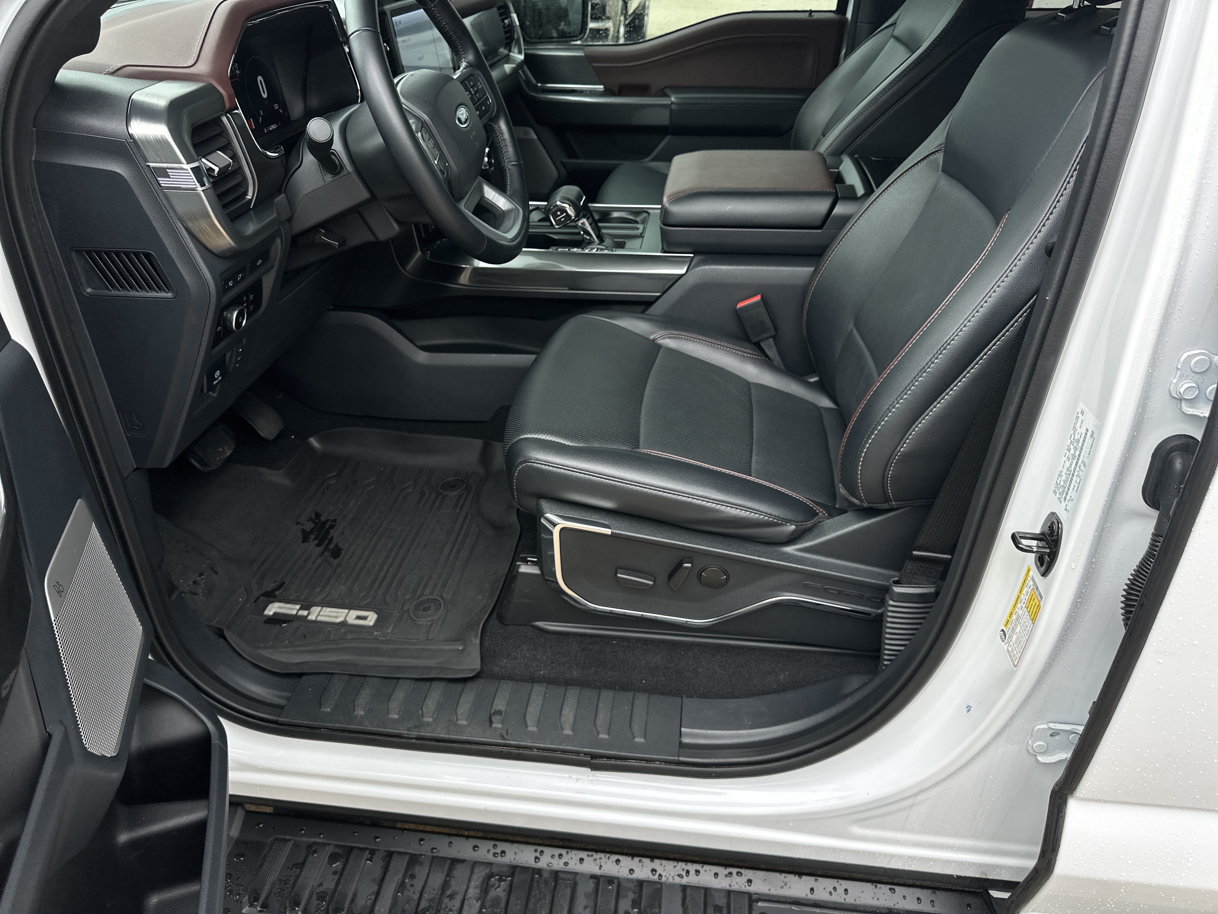 Used 2023 Oxford White Ford Lariat image 10