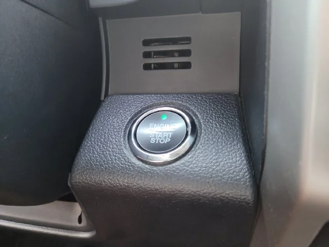 Used 2019 White Ford Lariat image 30
