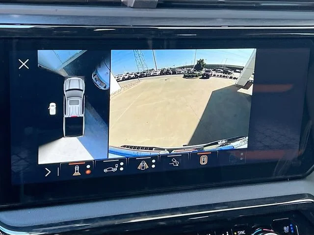 New 2026 Summit White GMC AT4 image 9