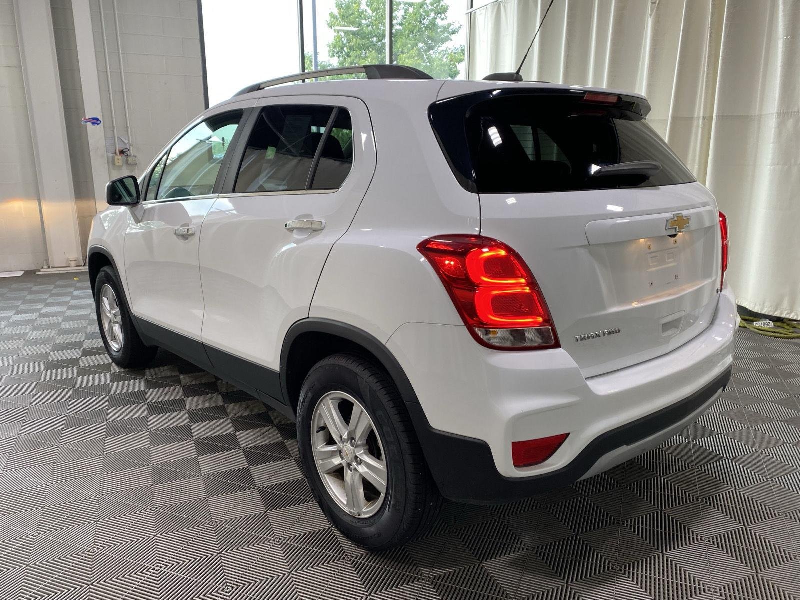 Used 2019 Summit White Chevrolet LT image 5