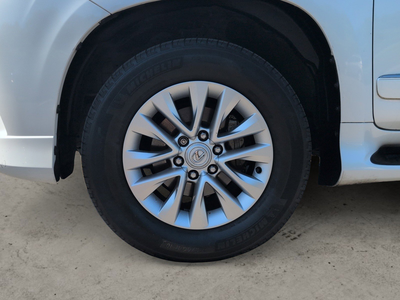 Used 2017 Starfire Pearl Lexus 460 image 29