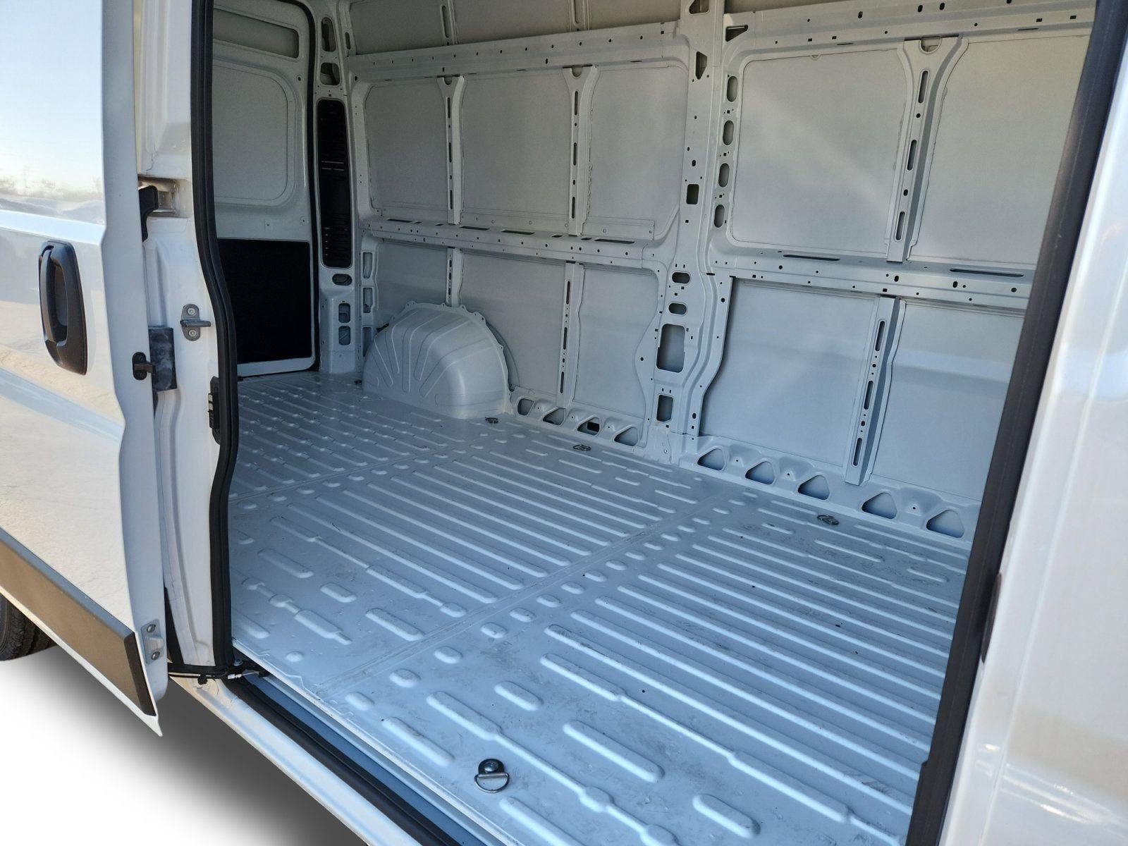 New 2026 Bright White Clear-Coat Exterior Paint RAM Tradesman image 13