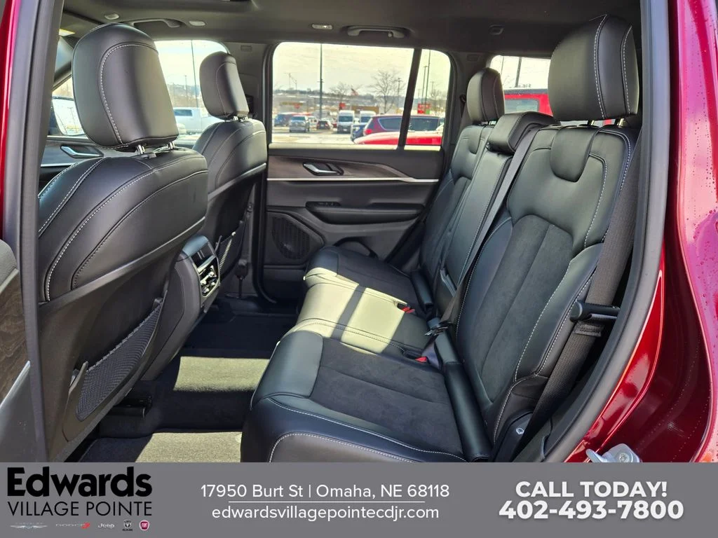 New 2026 Velvet Red Pearl-Coat Exterior Paint Jeep Laredo Altitude image 25