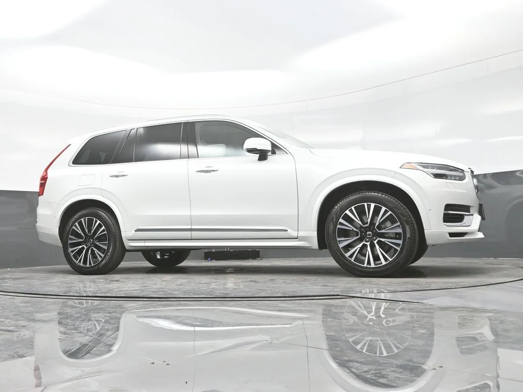 Certified Used 2025 Crystal White Volvo Plus image 30