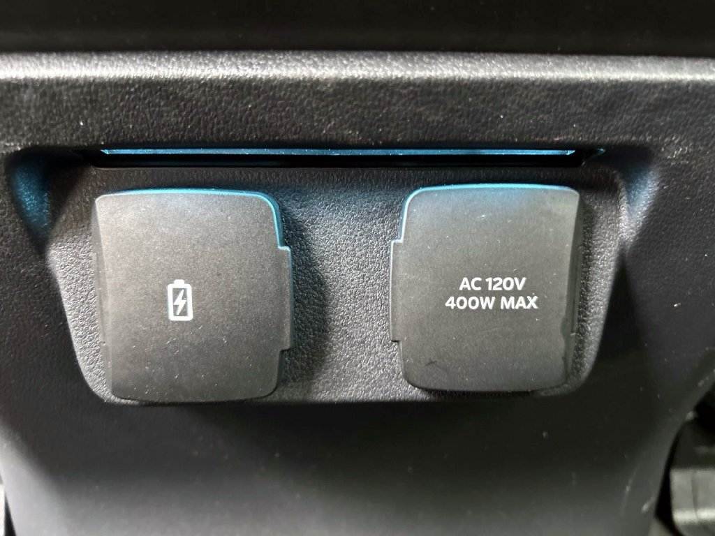Used 2024 Gray Ford XLT image 17