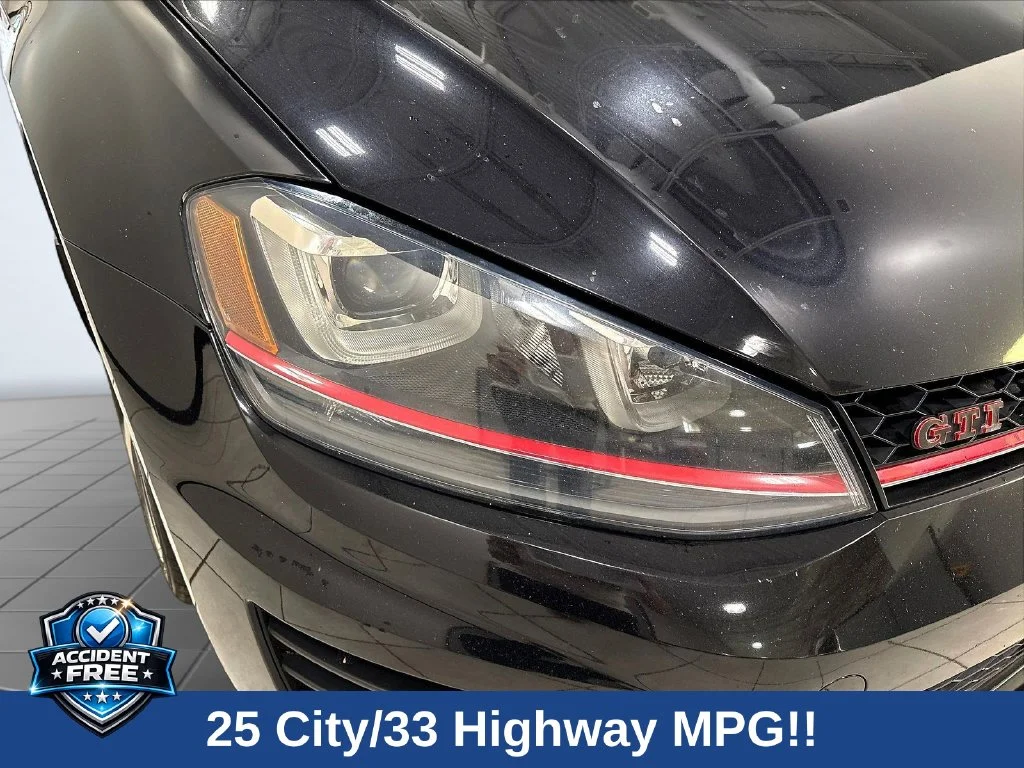 Used 2016  Volkswagen  image 32