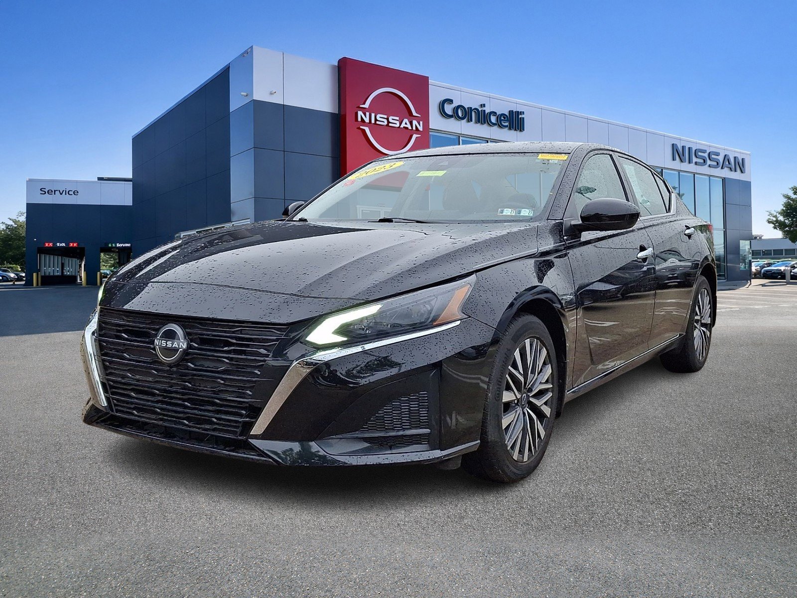 Used 2023 Super Black Nissan 2.5 SV image 2