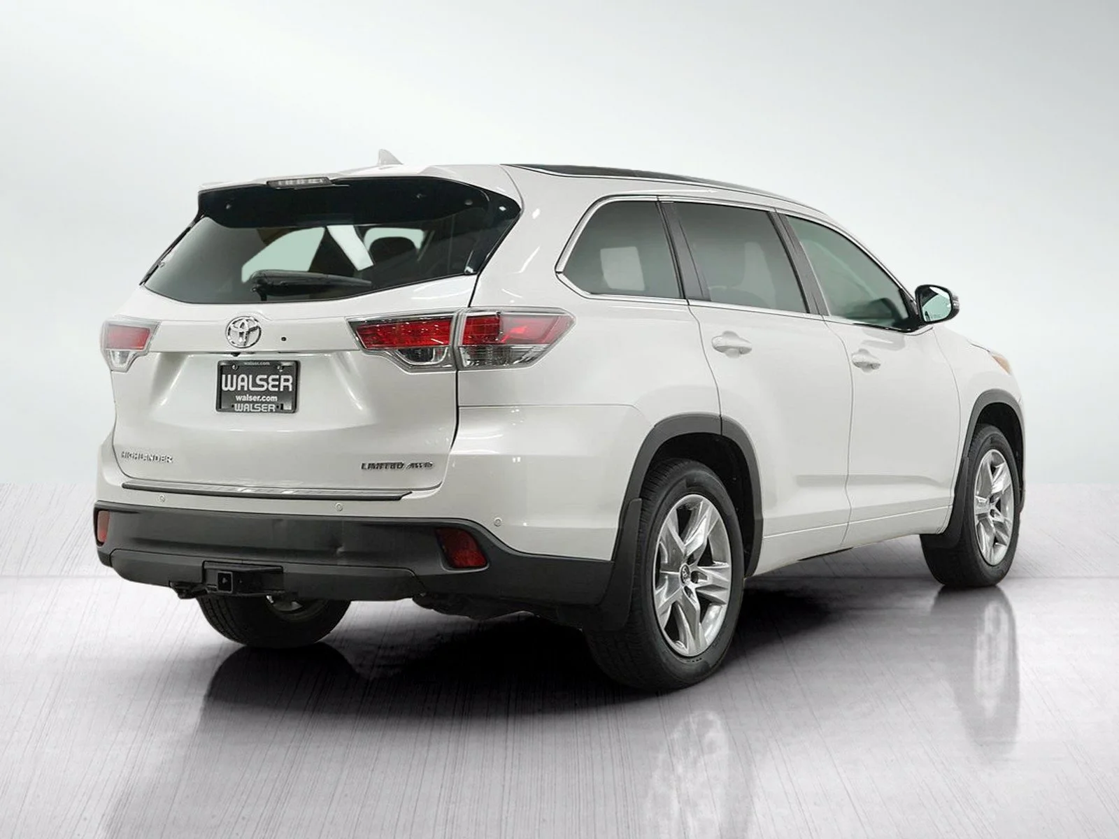 Used 2016 Blizzard Pearl Toyota  image 5