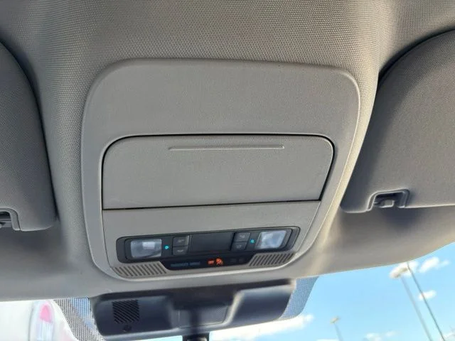 Used 2022  Ford XL image 19