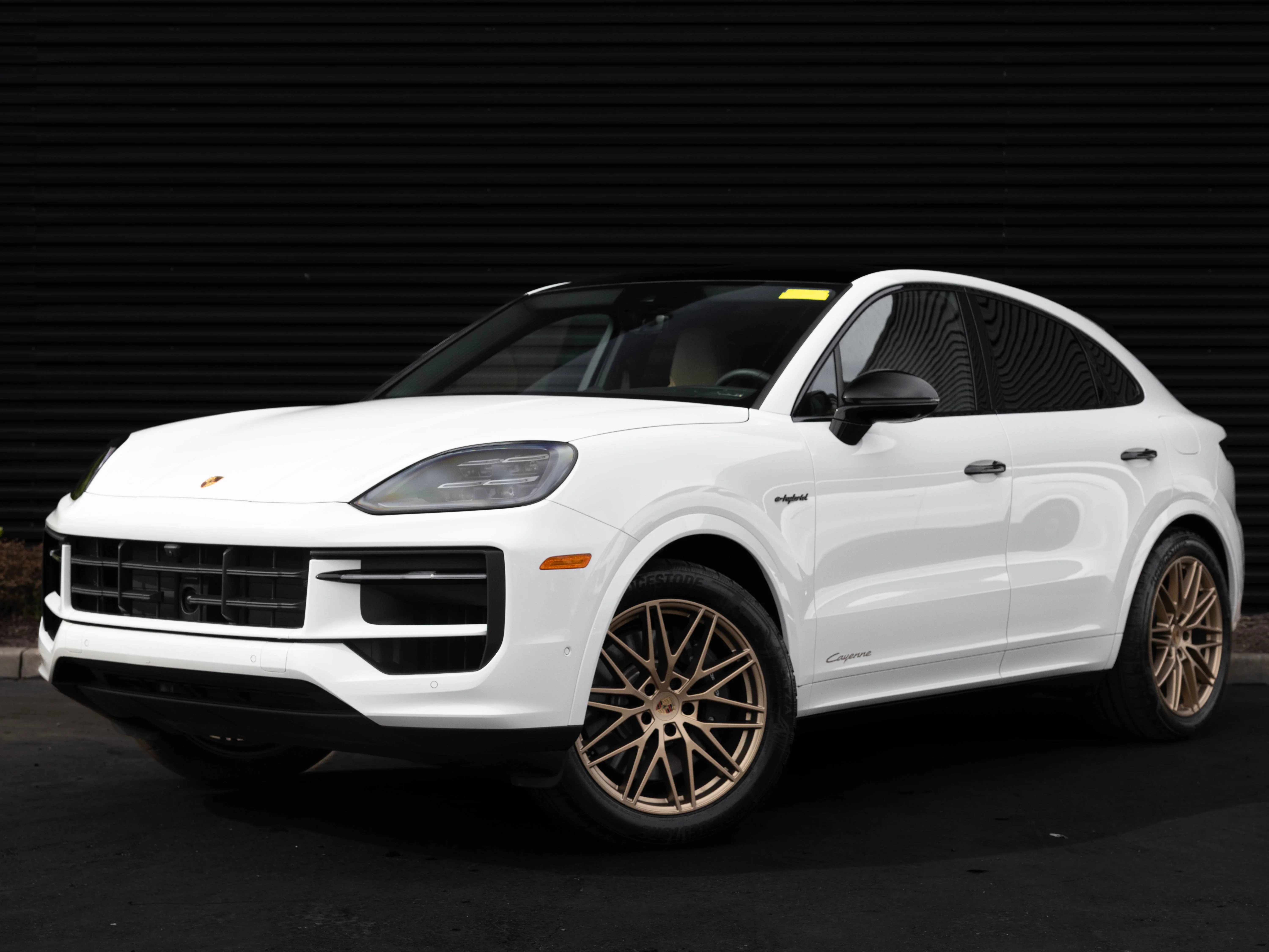 2025 Porsche Cayenne E-Hybrid's photo
