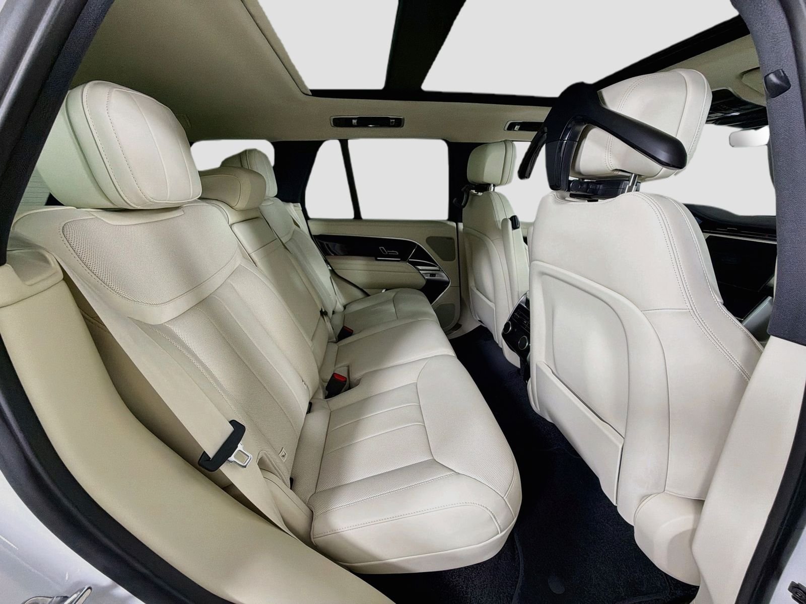 New 2026 Fuji White Land Rover SE image 30