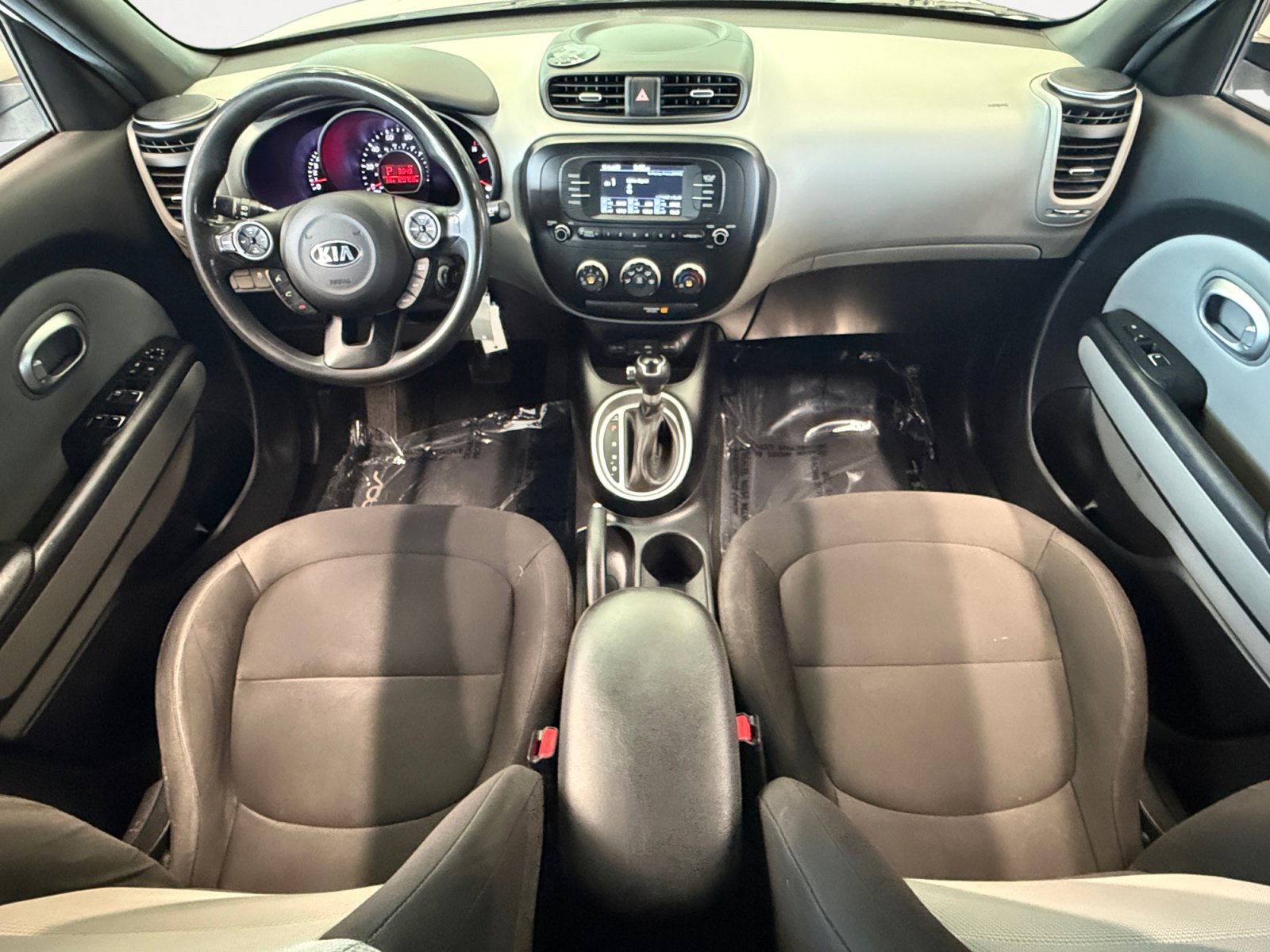 Used 2017 Clear White Kia  image 3