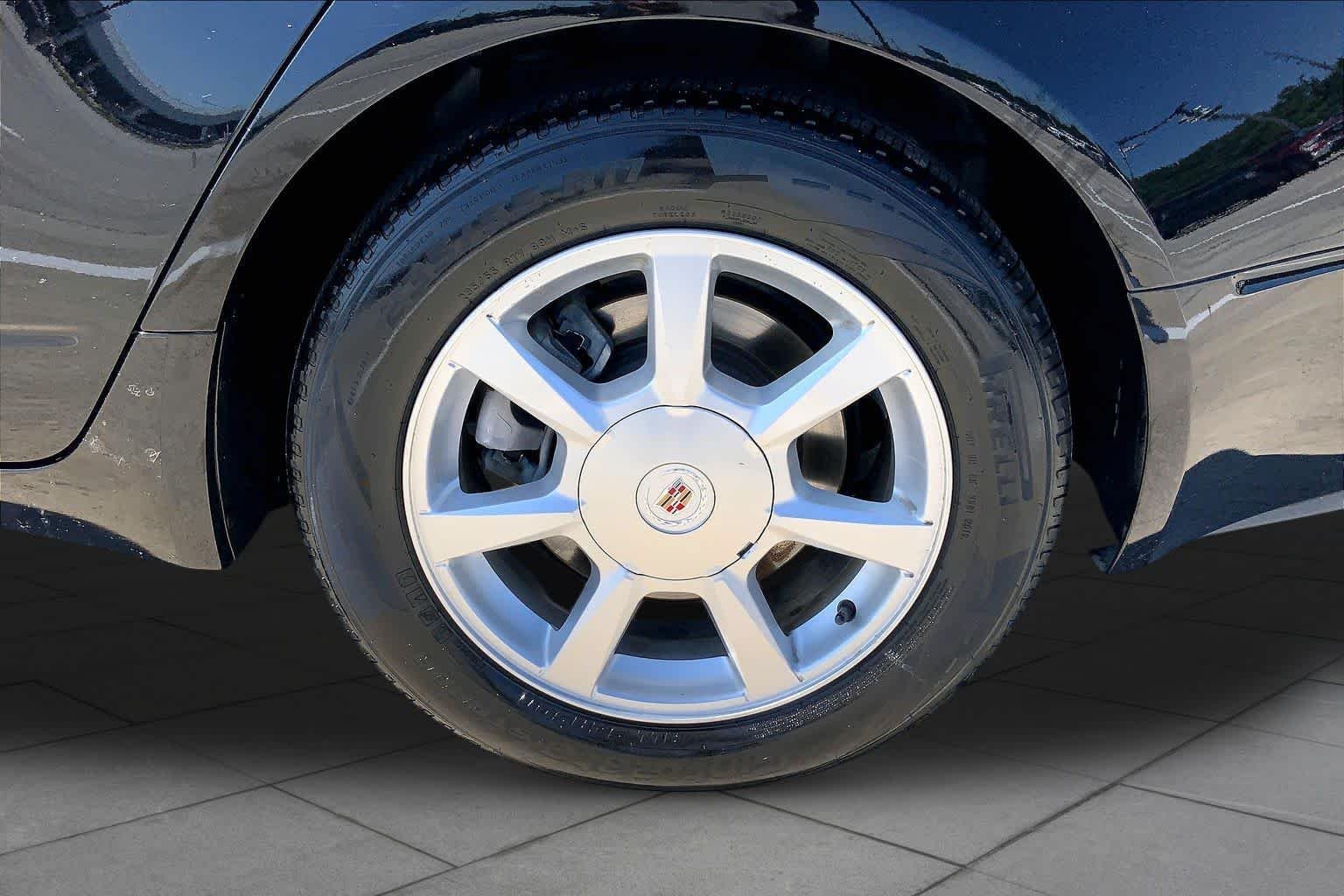 Used 2009 Black Raven Cadillac RWD w/1SA image 10