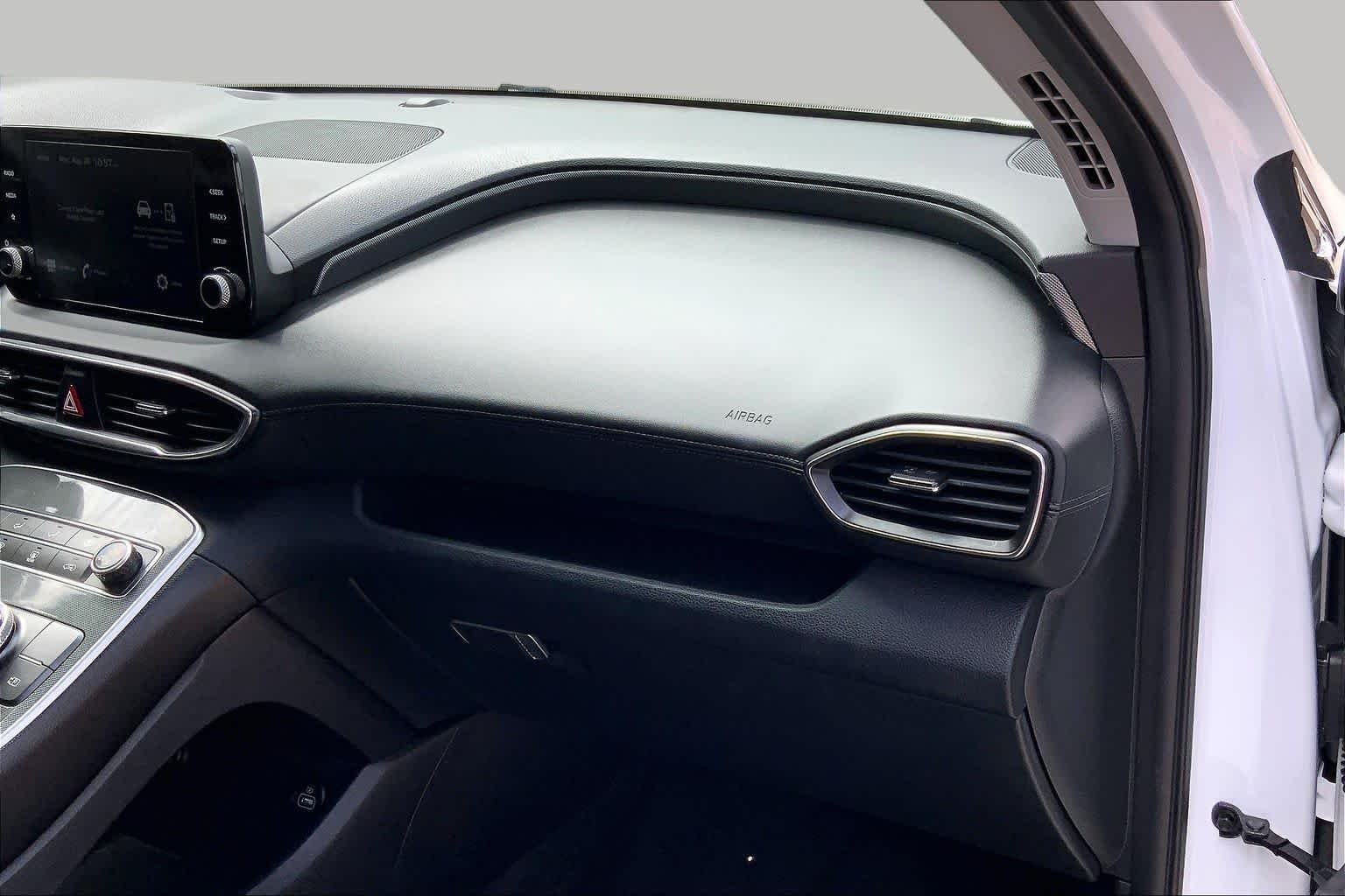 Used 2021 Quartz White Hyundai SE image 18