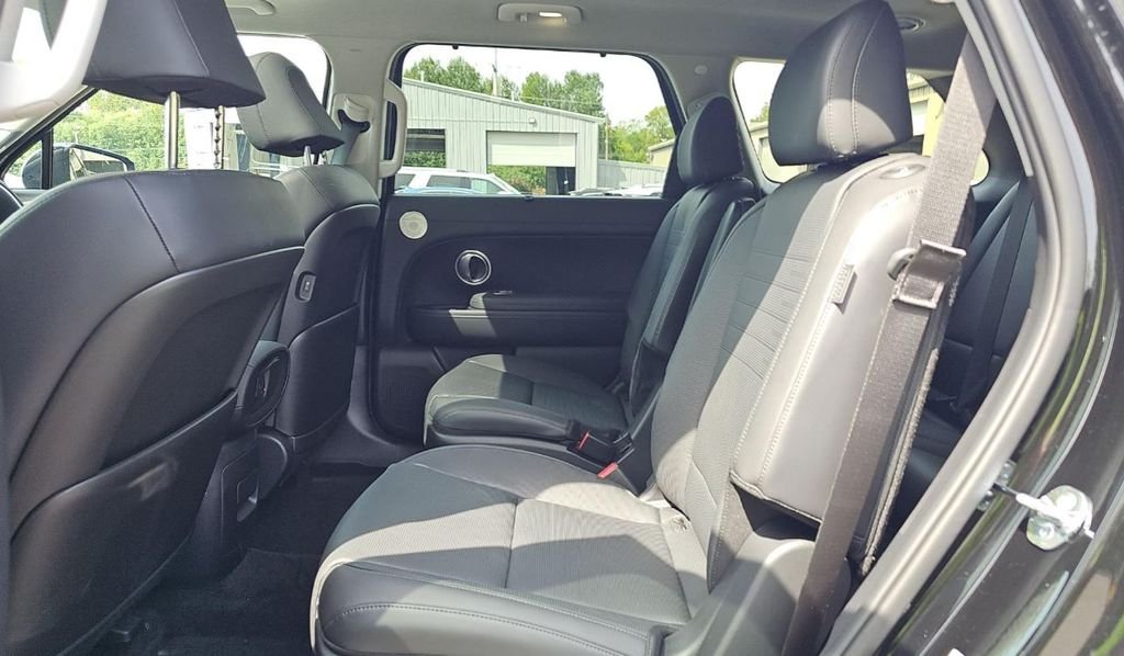 Used 2026 Black Hyundai Limited image 7