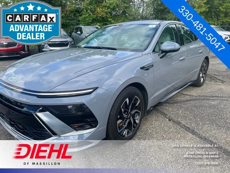 Used 2024 Blue Hyundai SEL image 1