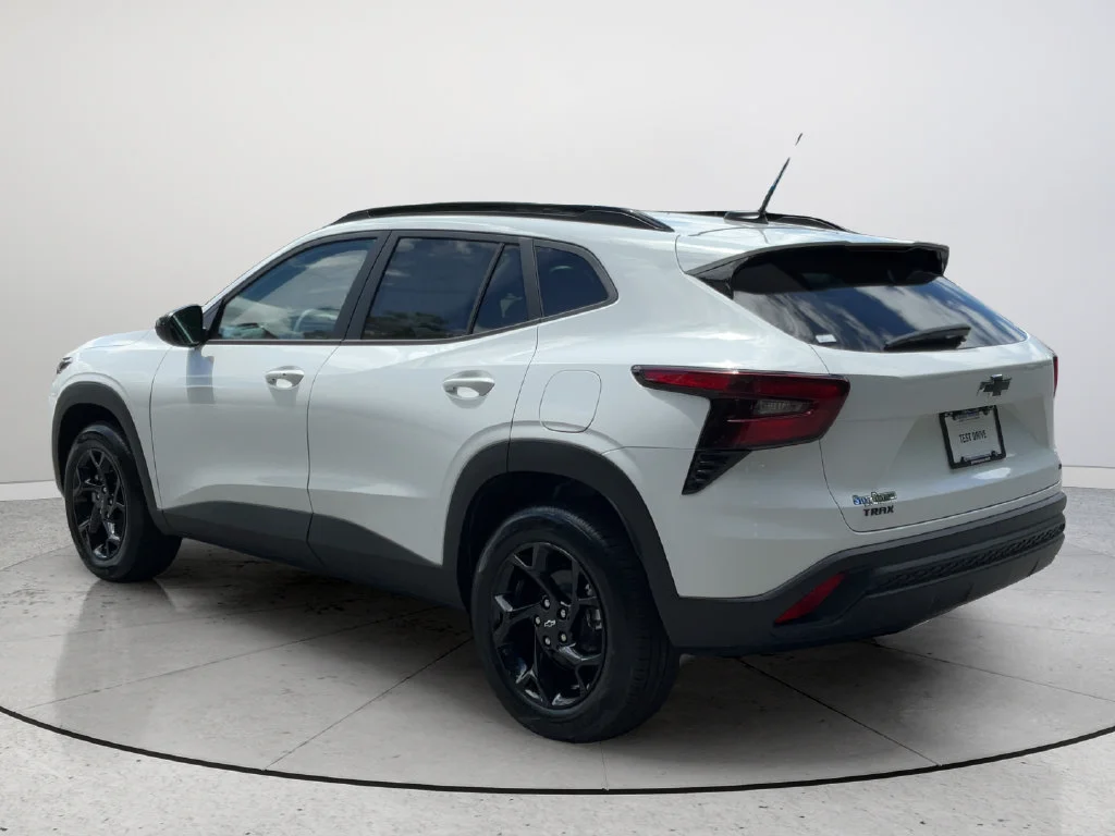 New 2026 Summit White Chevrolet LT image 7