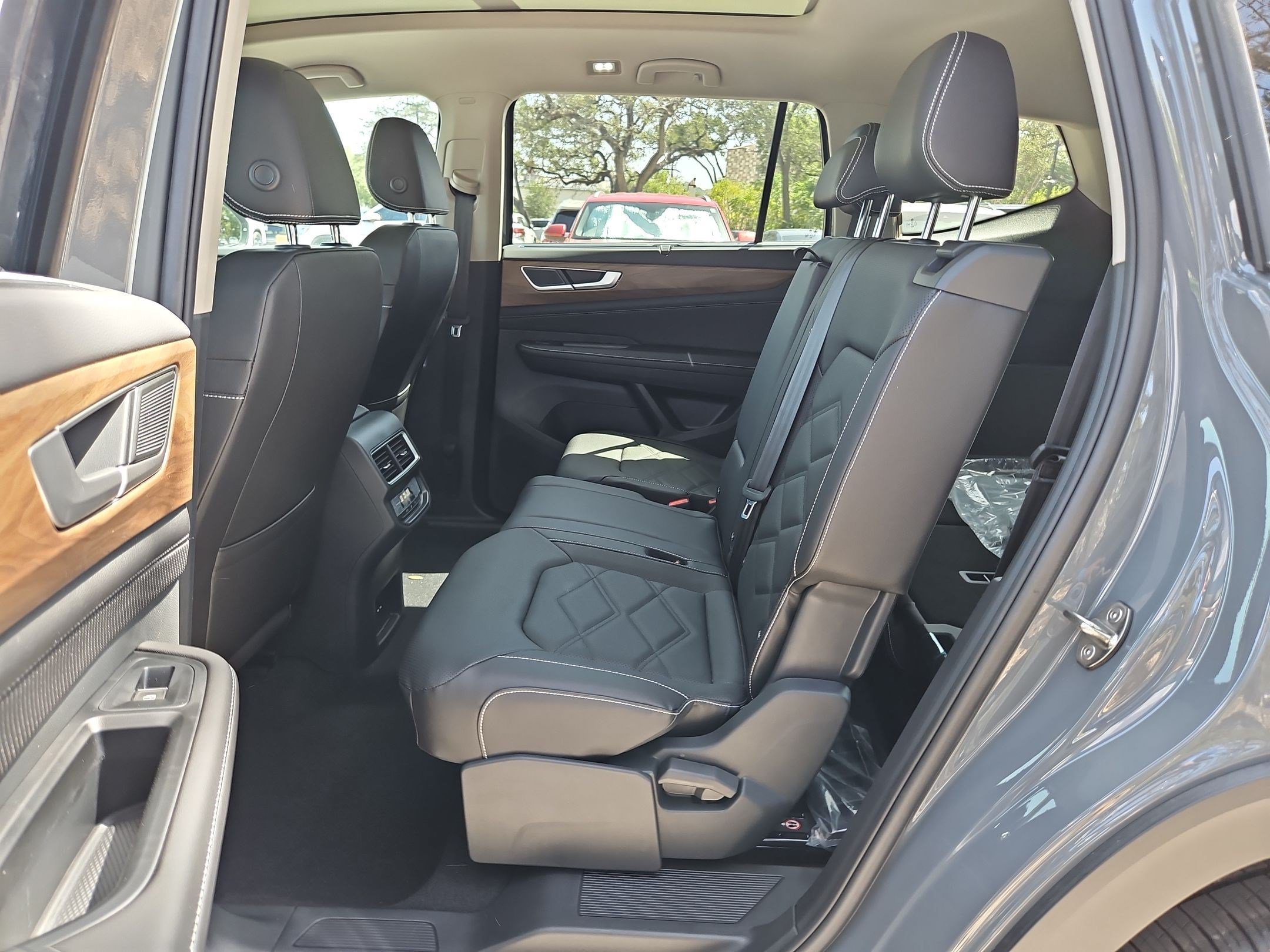 New 2026 Pure Gray Metallic Volkswagen 2.0T SE w/Technology image 13