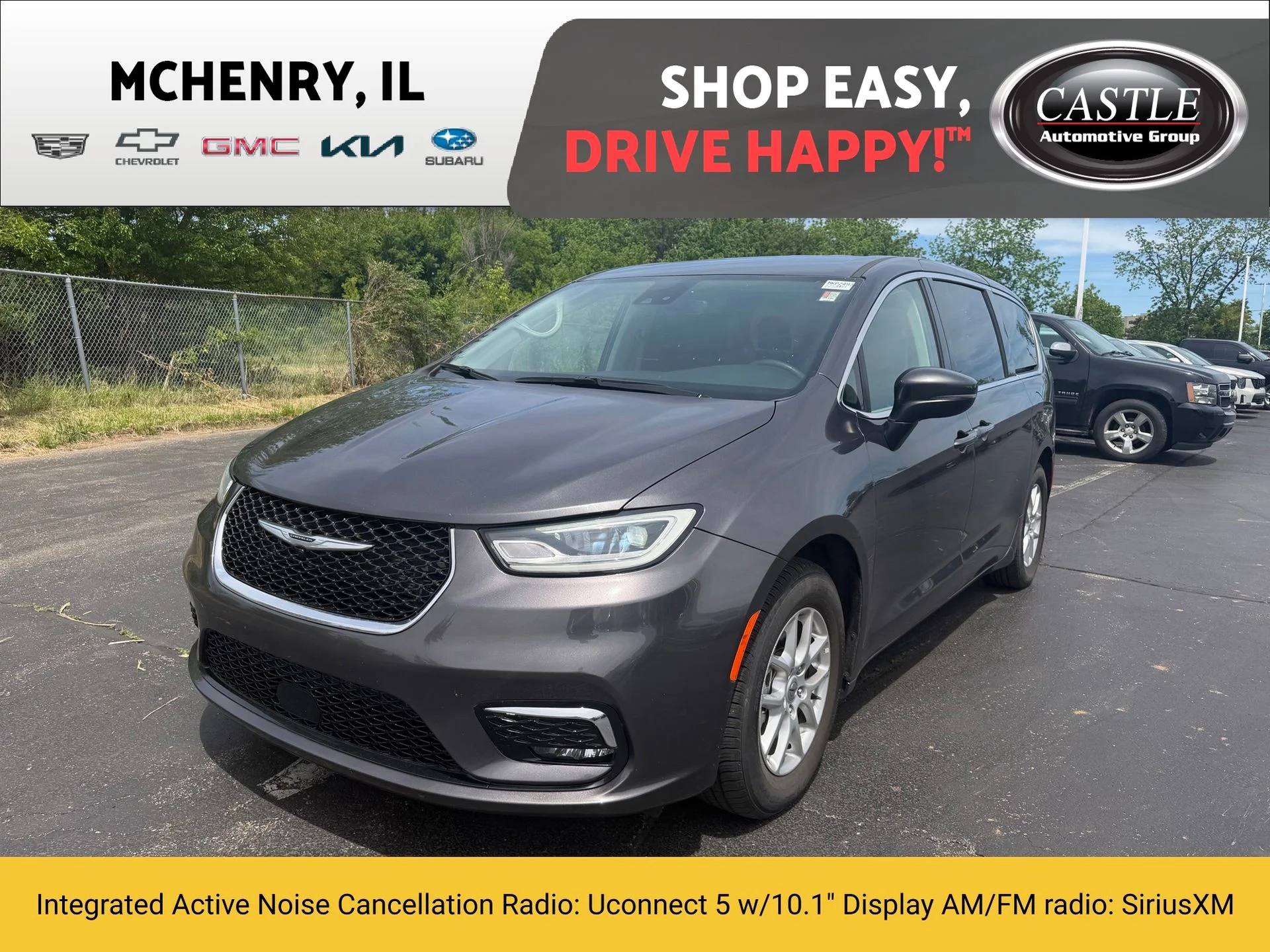 2023 Chrysler Pacifica Touring L's photo