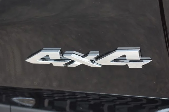 New 2026 Diamond Black Crystal Pearl-Coat Exterior Paint RAM Big Horn/Lone Star image 18