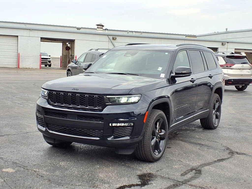 Used 2024 Jeep Grand Cherokee L Limited with VIN 1C4RJKBG8R8565797 for sale in Kansas City