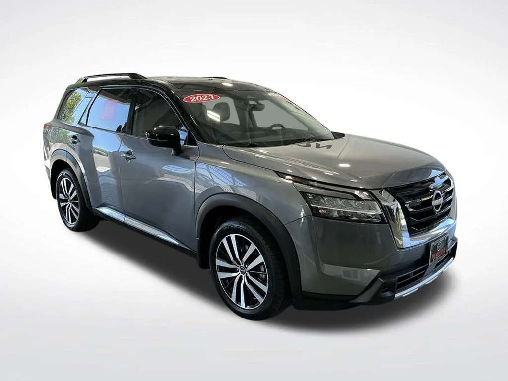 2023 Nissan Pathfinder Platinum 4WD's photo