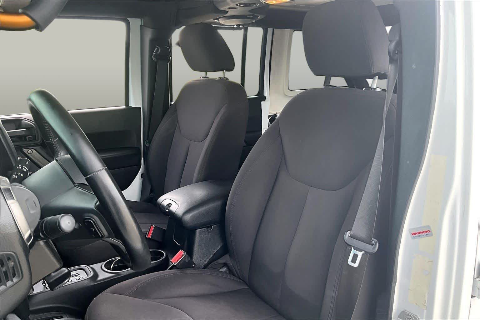 Used 2014 Bright White Clearcoat Jeep Sport image 7