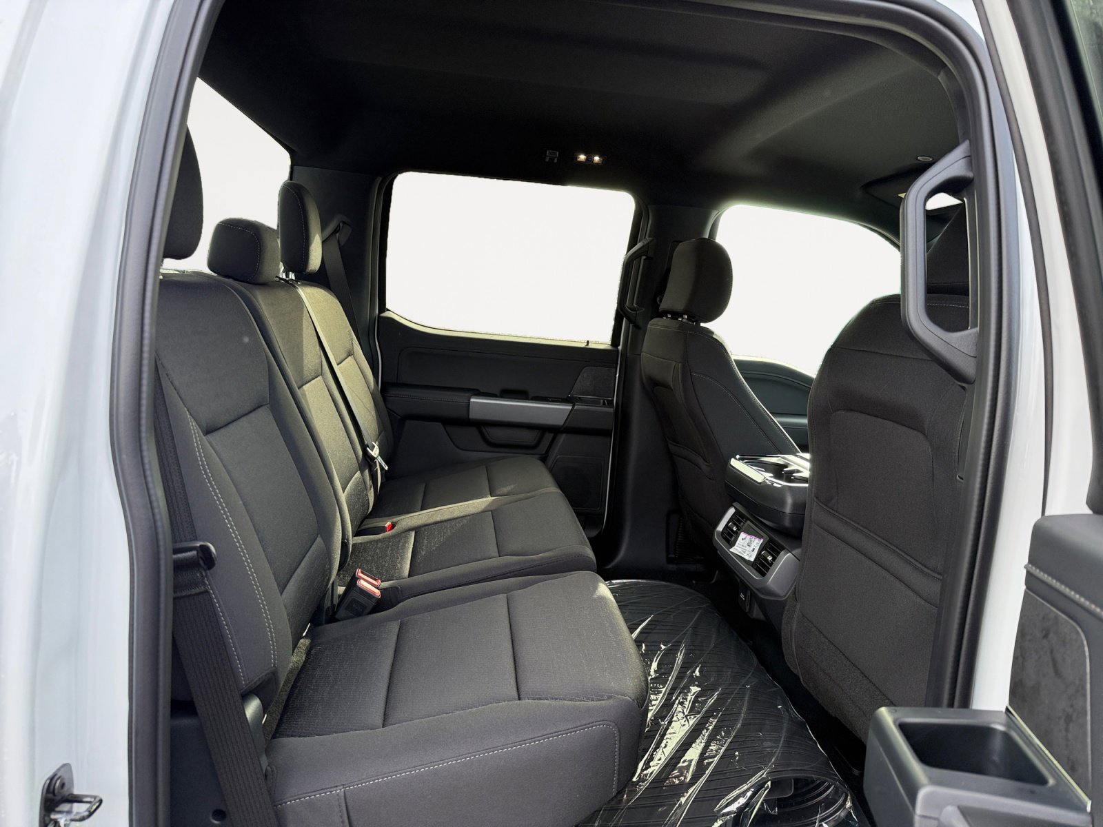 New 2026 Oxford White Ford XLT image 18