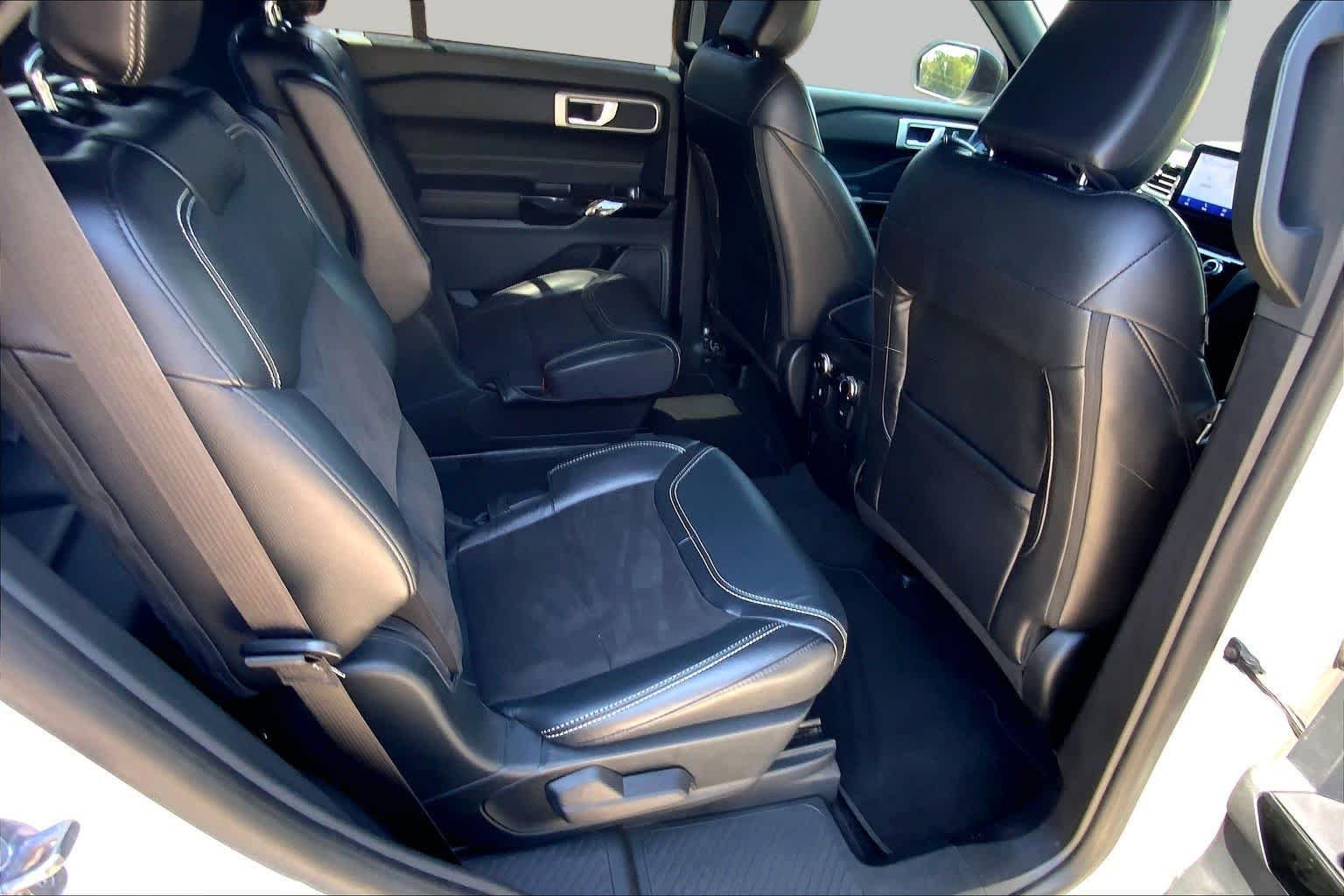 Used 2023 Star White Metallic Tri-Coat Ford ST image 19