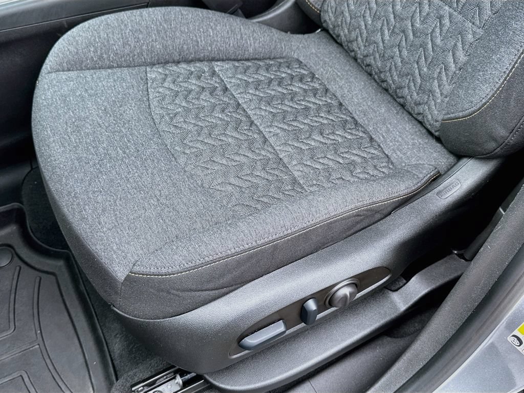 Used 2023 STERLING GRAY METALLIC Chevrolet LT image 20