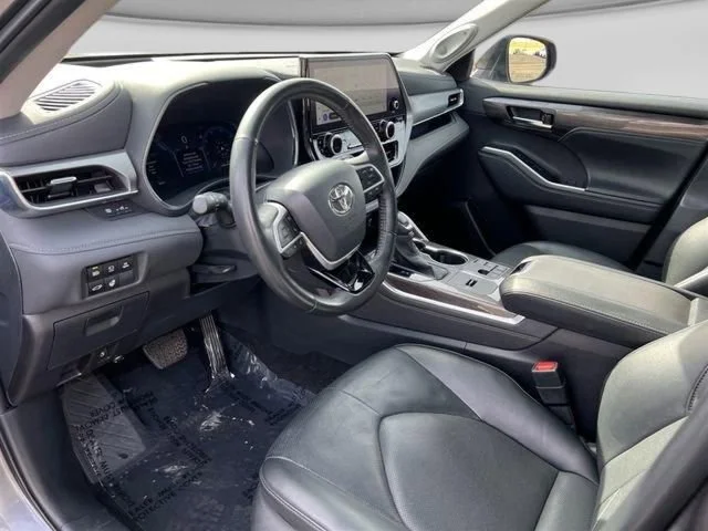 2024 Toyota Highlander Platinum - Photo 12