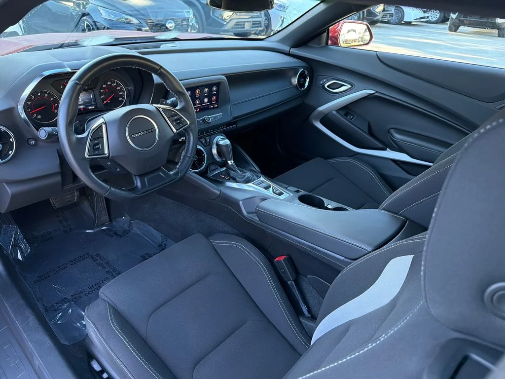 2024 Chevrolet Camaro 1LT - Photo 11