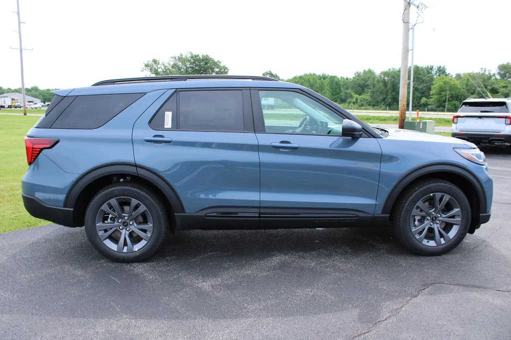 New 2026 Vapor Blue Metallic Ford Active image 16